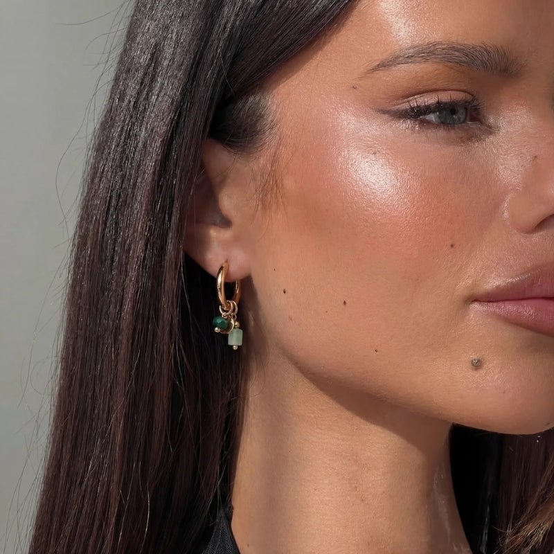 Pendientes Aro Charm - Sabiduría Ónix Verde Oro