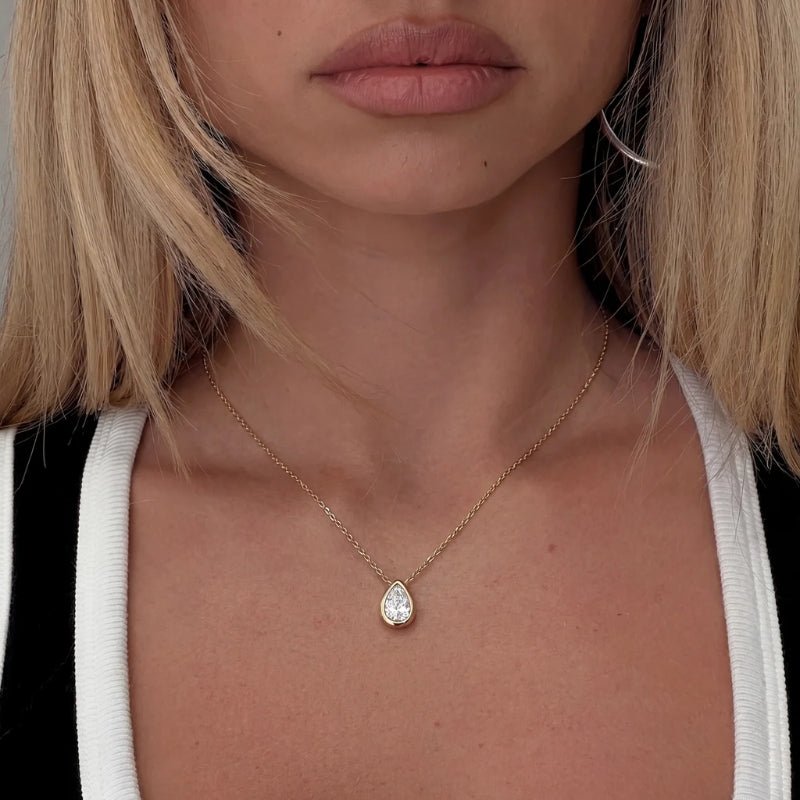 Collar Kamar - Colgante Luna Oro Delicado