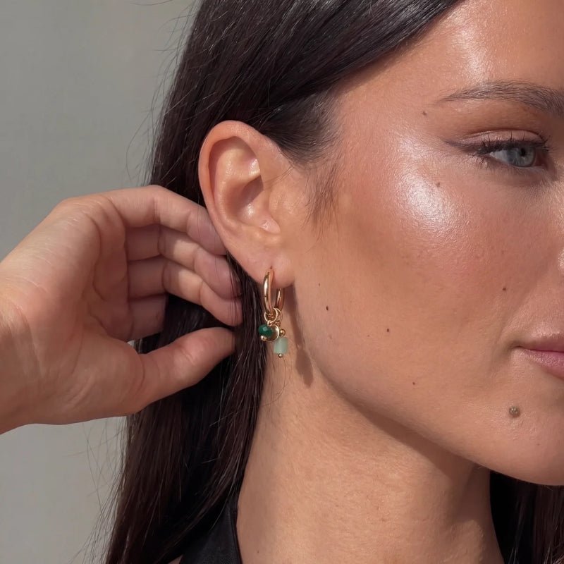 Pendientes Aro Charm - Sabiduría Ónix Verde Oro