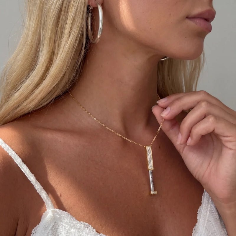 Collar Mensaje Oculto - Barra Grabada Oro