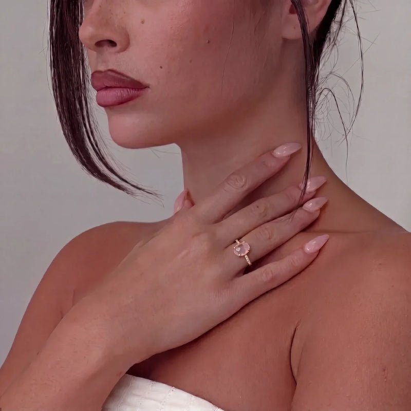 Anillo Cuarzo Rosa - Lumière Óvalo Pulido Oro