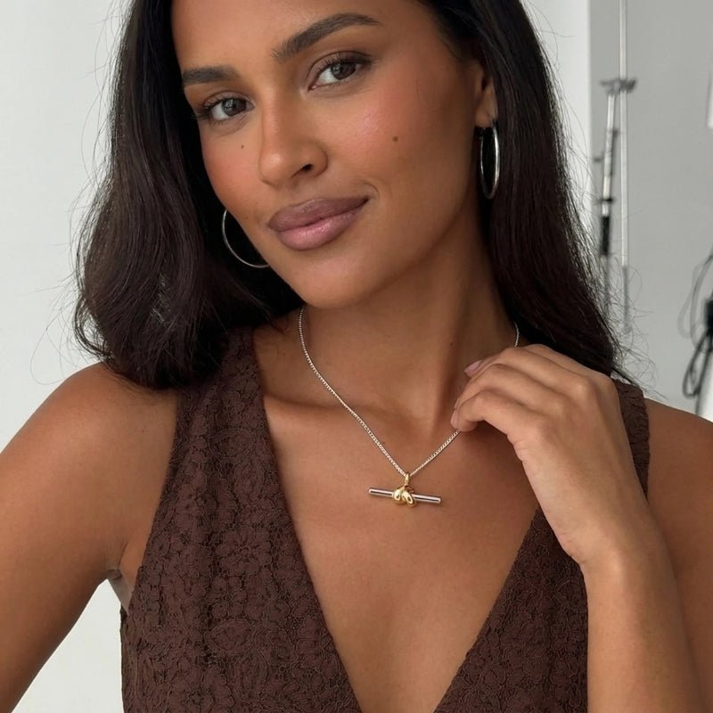 Collar con Colgante T-Bar Knot - Lucy